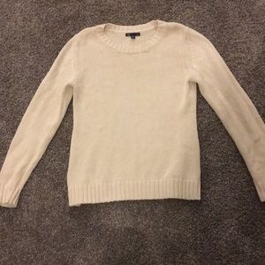 Cream sweater from the Gap Good condition